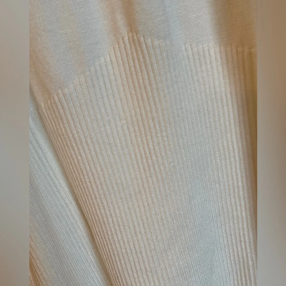 Bisou Bisou Michele Bohbot Ivory Cold Shoulder‎ Knit Top XL